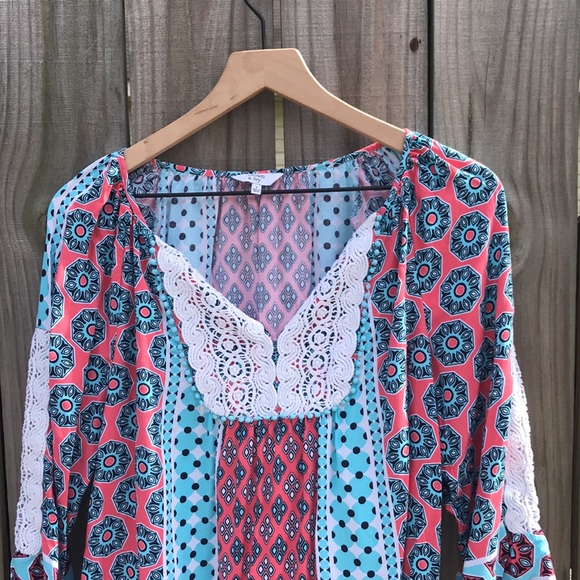 Crown and Ivy Blue/Peach/White Tunic - Size Small - Picture 3 of 6